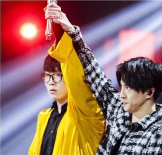 毛不易薛之谦视频,音乐盛宴背后的温馨瞬间