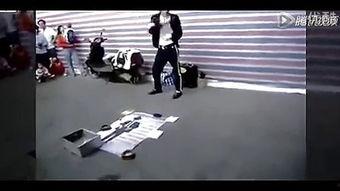 草尼玛视频,揭秘网红背后的生活与情感